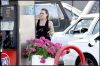 Filename=pumpgas-027.jpg
Filesize=2761KB
Dimensions=3052x2040
Date added=Jul 10, 2007 pumpgas-027.jpg