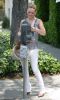arrivingneil-007.jpg